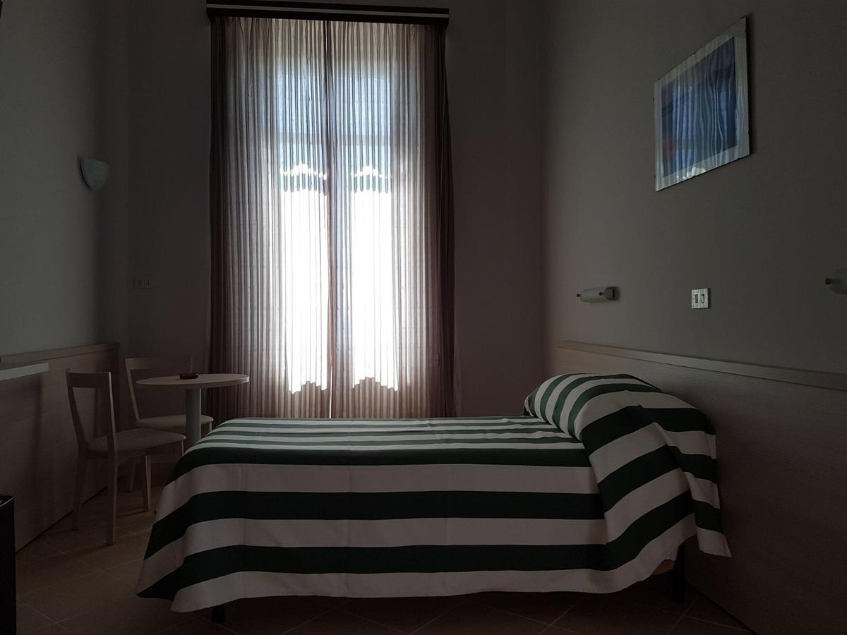 Hotel Valdinievole Lido di Camaiore Kültér fotó