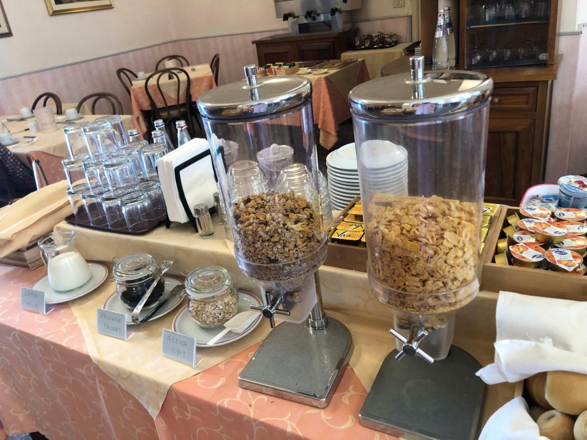 Hotel Valdinievole Lido di Camaiore Kültér fotó